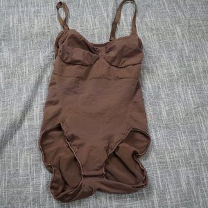 SKIMS body suit womens 2XL seamless sculpt jasper brown shapewear compre…